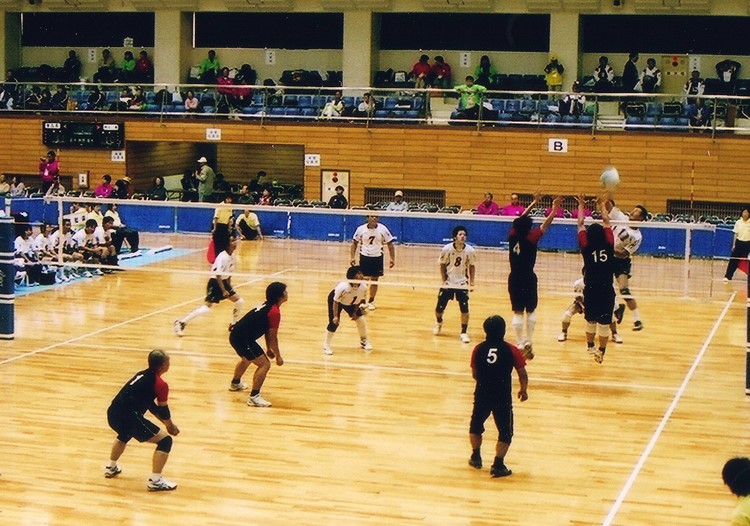 バレーボール試合風景
